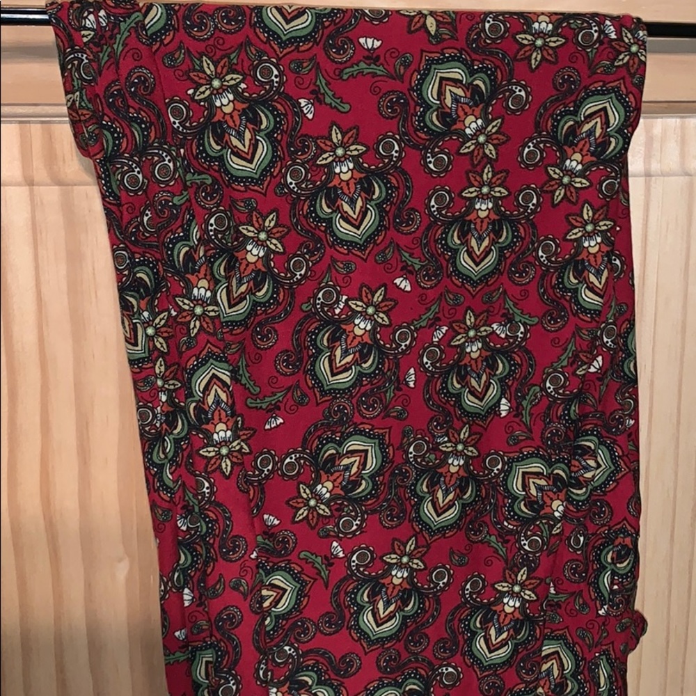 TC lularoe leggings deep red